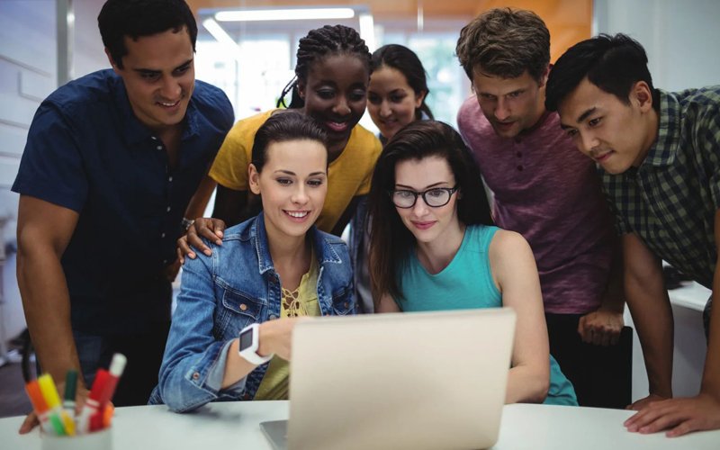 Why Every School Should Offer AI Training for Educators